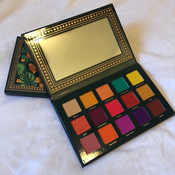 Ace Beaute Nostalgia Eyeshadow Palette - Picture 8 of 12
